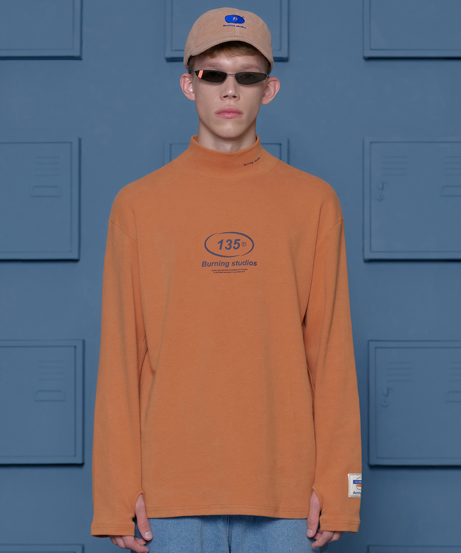 Hand Warmer Neck T-shirt (Orange)